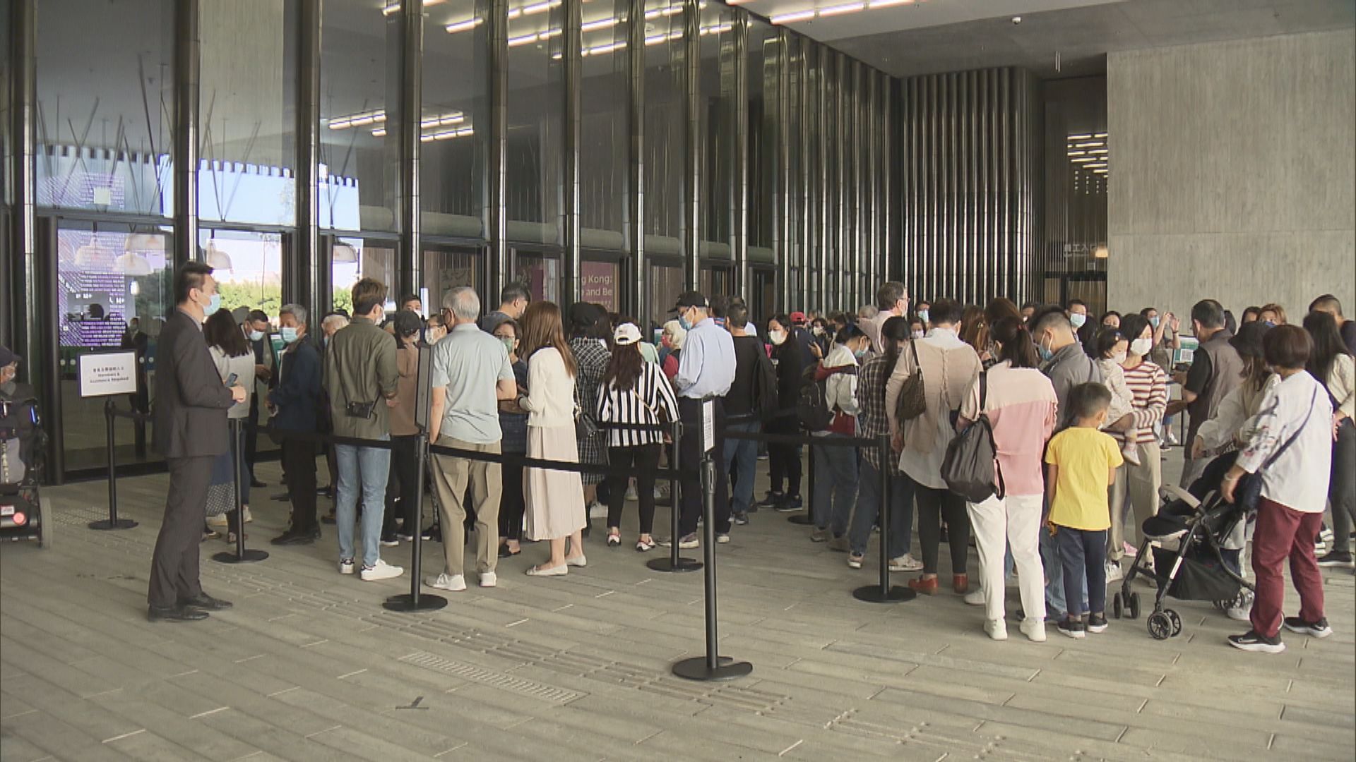 M+博物館開放首個周日　不少家長帶子女入場