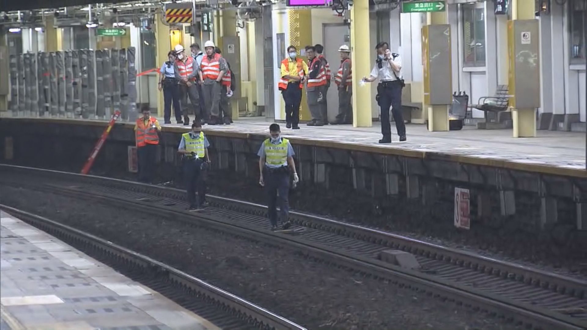 東鐵綫來往大埔墟至粉嶺站服務一度暫停 晚上約八時半陸續回復正常