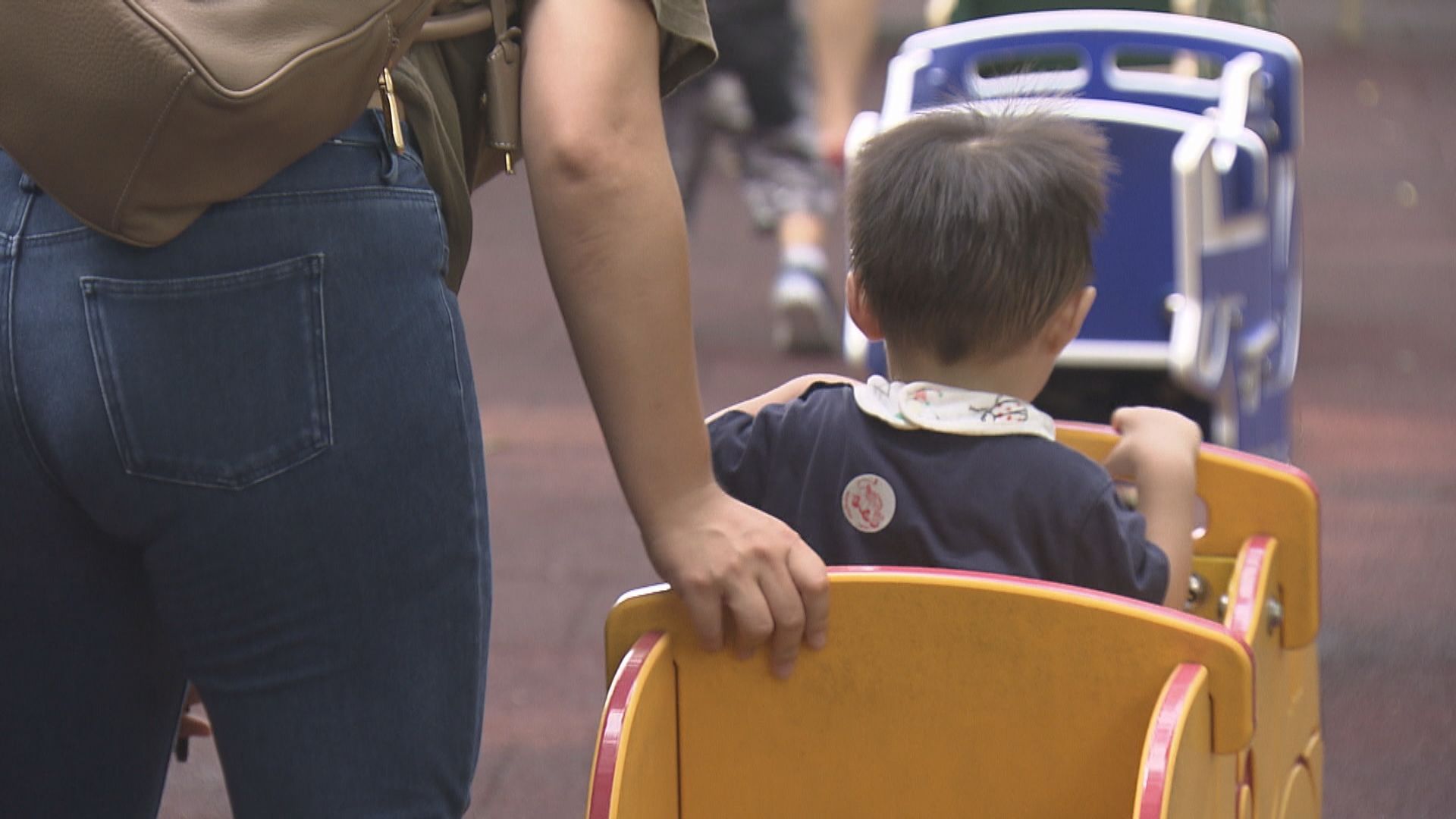 【家長留意】照顧確診新冠病毒兒童及青少年注意事項