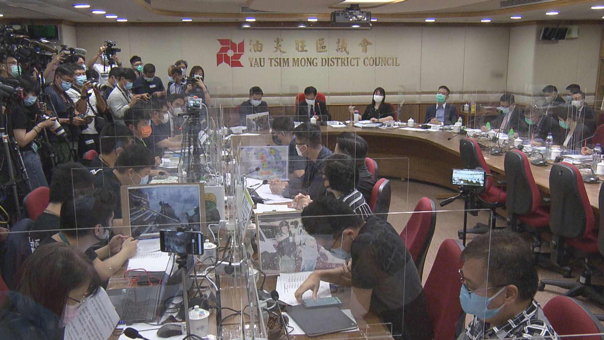 【附名單】憲報刊登公告　214個區議員議席出缺