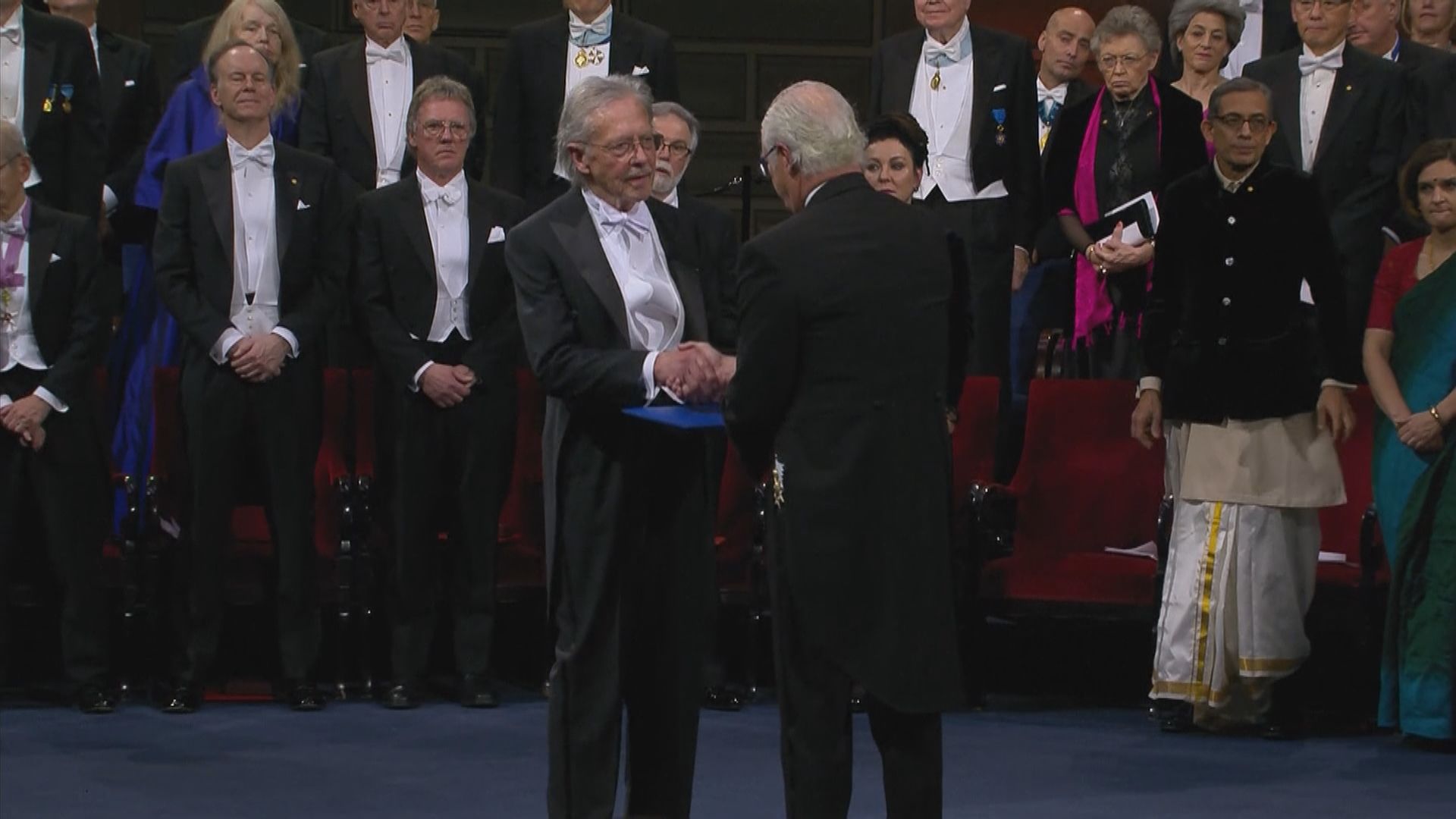 諾貝爾文學獎得主否認波斯尼亞種族屠殺遭多國杯葛