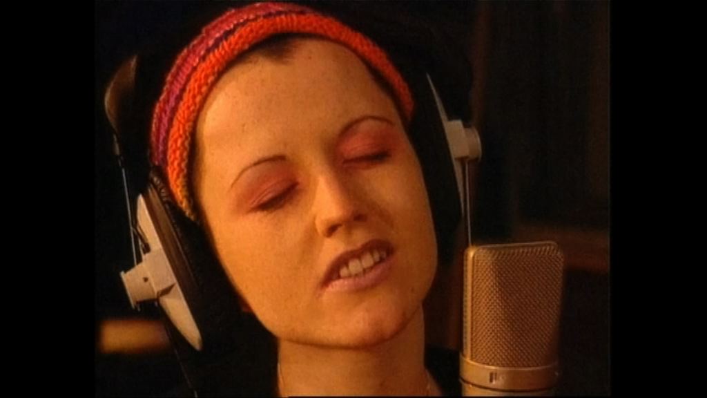 搖滾樂隊The Cranberries女主音逝世