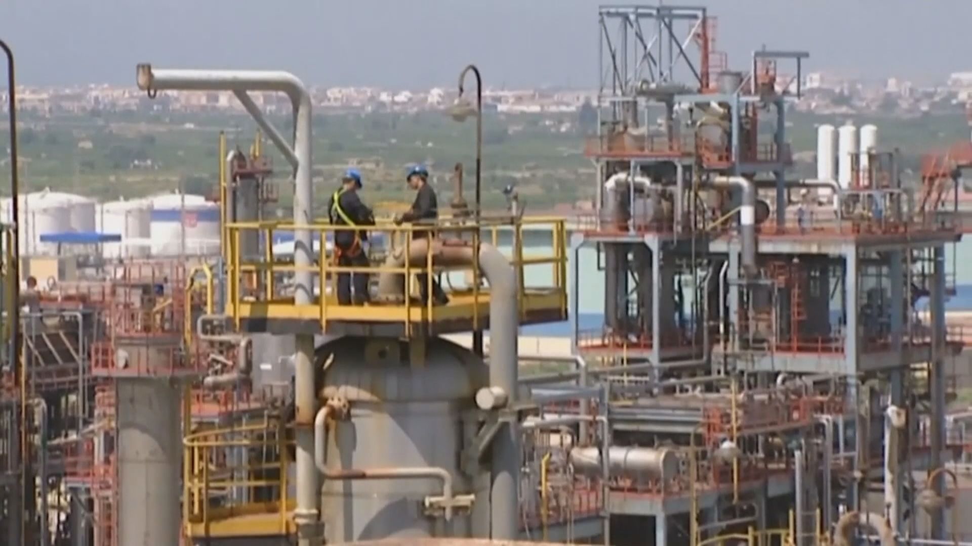 油價急升逾兩成　因特朗普稱沙特俄國將達成減產協議