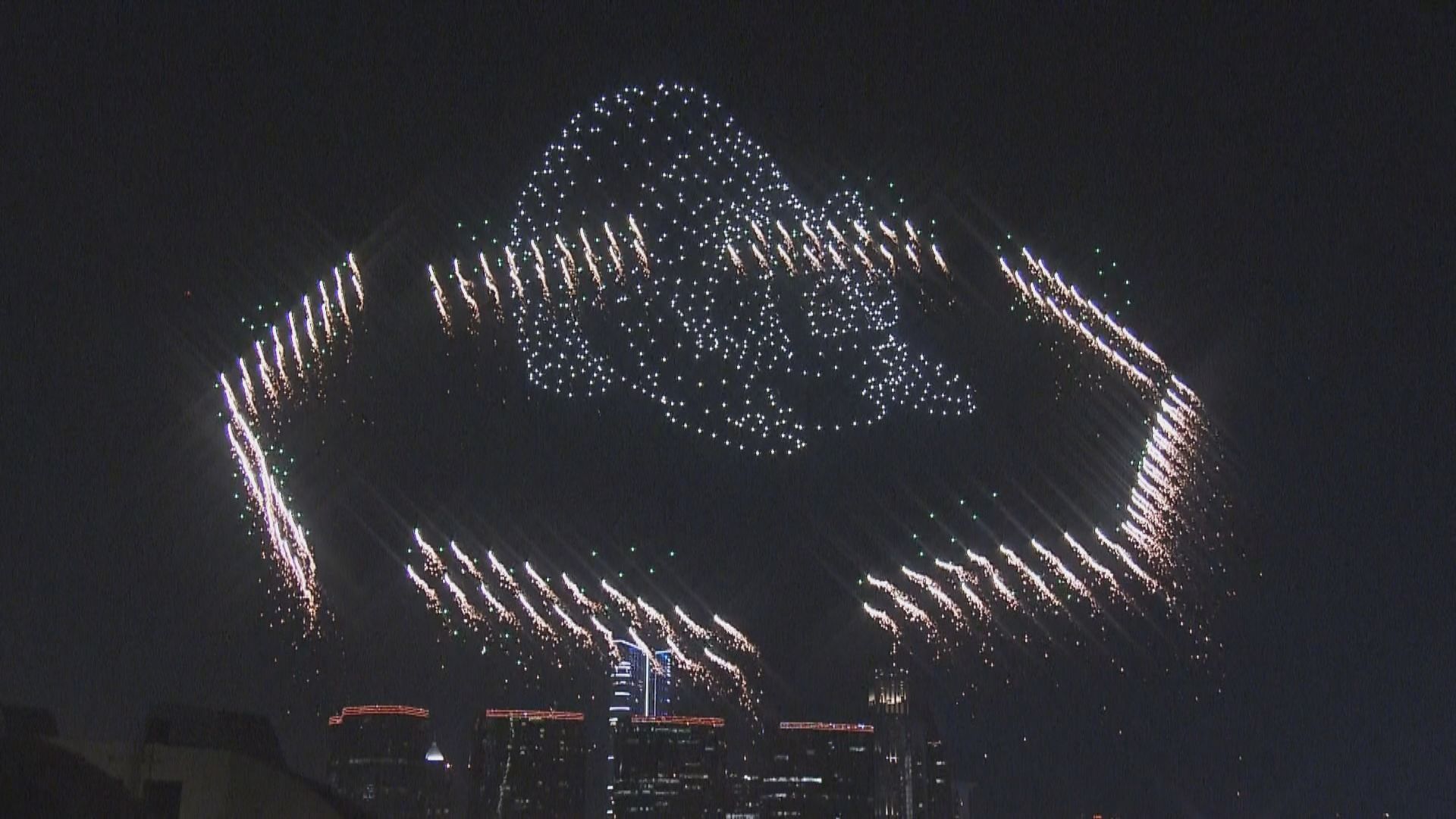 西九熊貓煙火無人機匯演　歡呼聲不絕