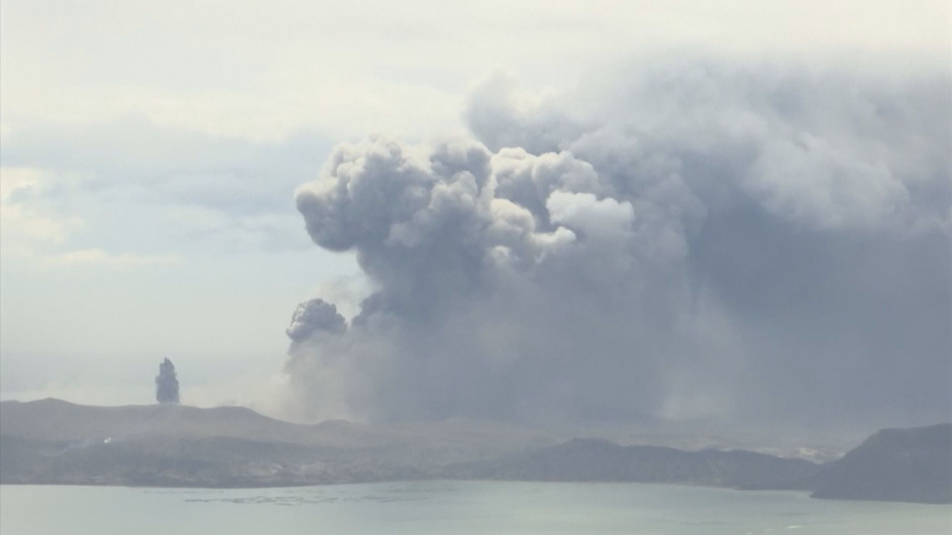 菲律賓火山爆發45萬人需撤離　逾五百班航機取消