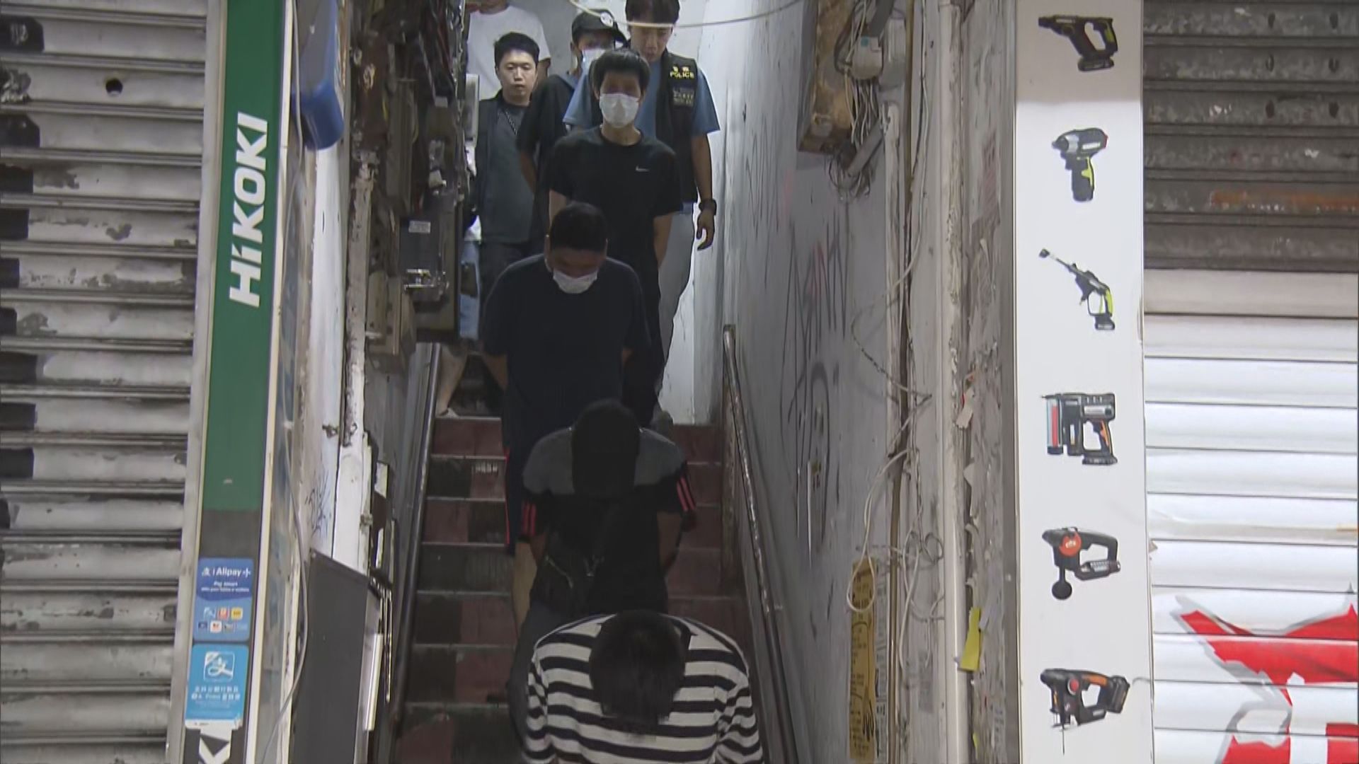 警方搜查九龍區多個處所打擊毒品　拘捕84人