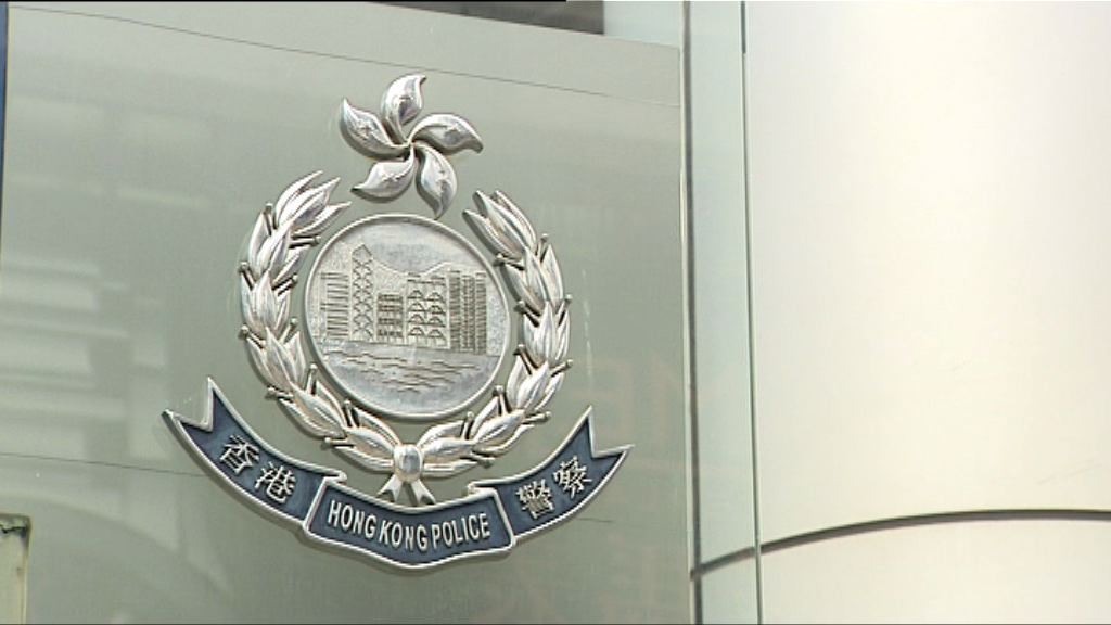 兩警員涉店舖盜竊被捕