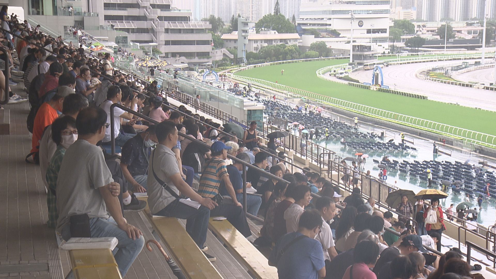 馬會因惡劣天氣取消沙田馬場第9至10場賽事