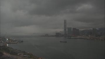 紅色暴雨警告信號生效