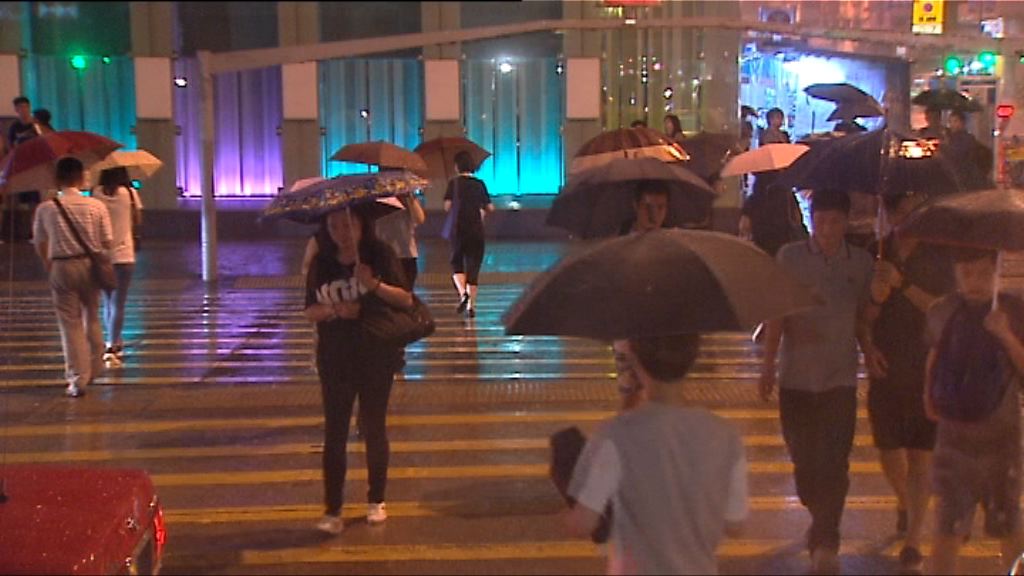 天文台凌晨一度發紅色暴雨警告