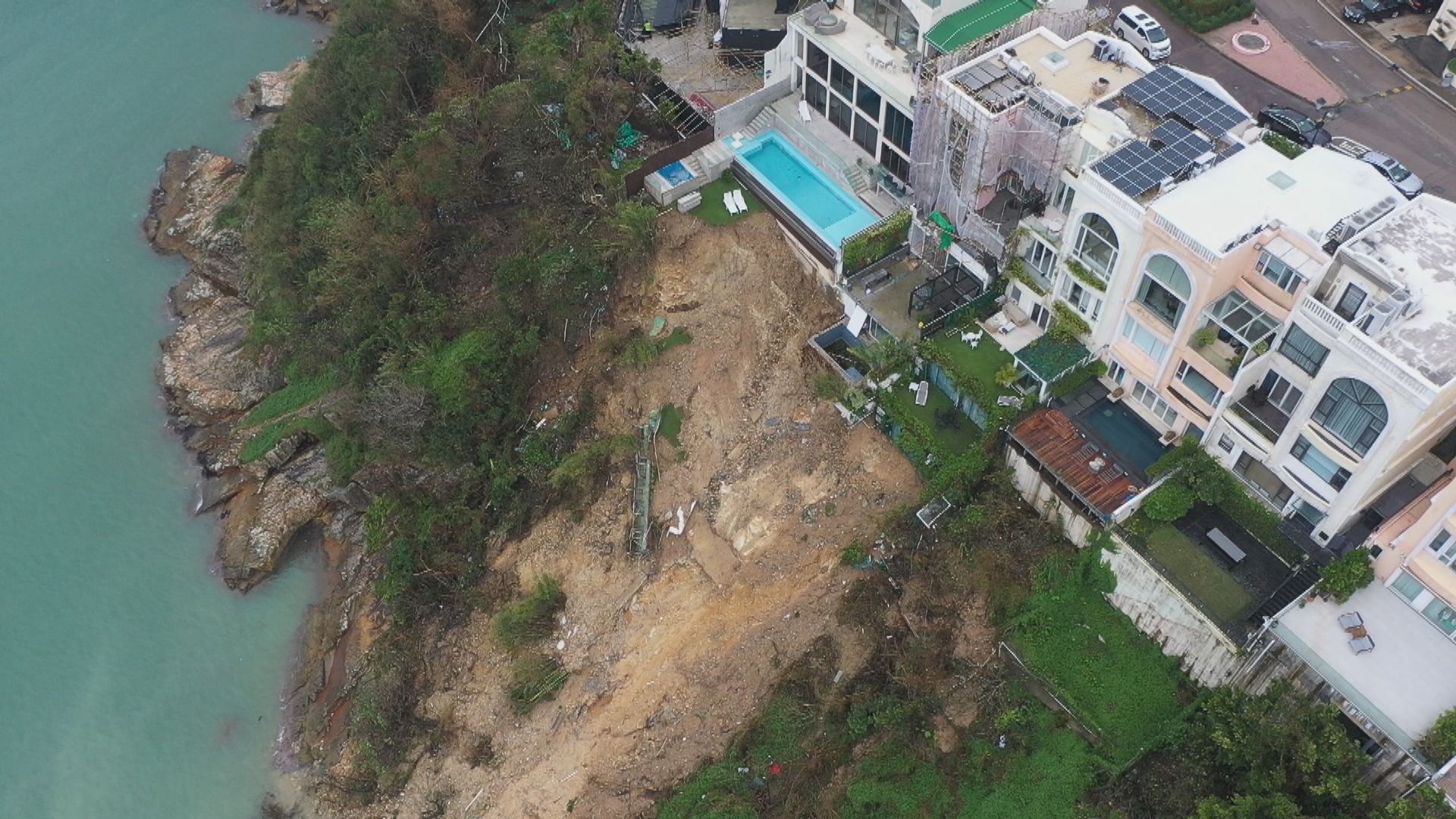 屋宇署︰70號及72號屋有僭建 將申手令入74號屋調查