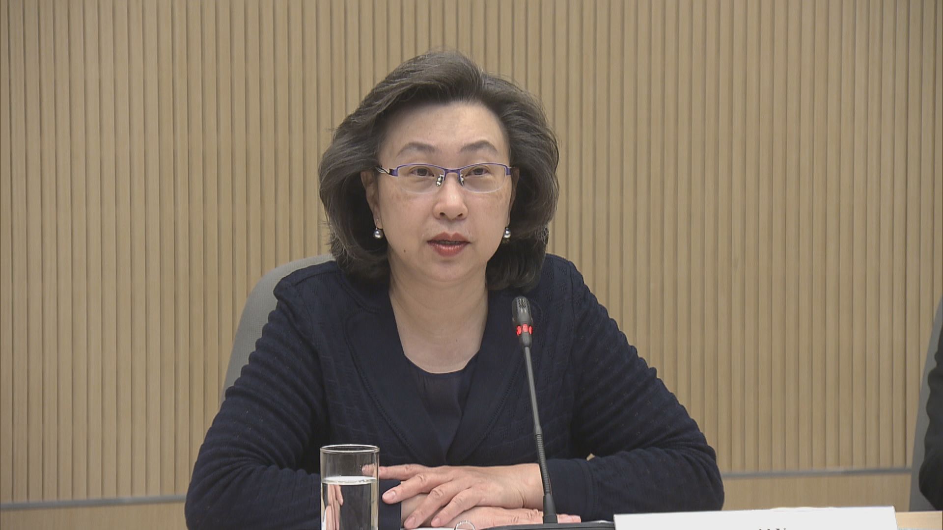 三年級大學生能報考政務官等職系 楊何蓓茵：有紀律部隊有興趣跟隨