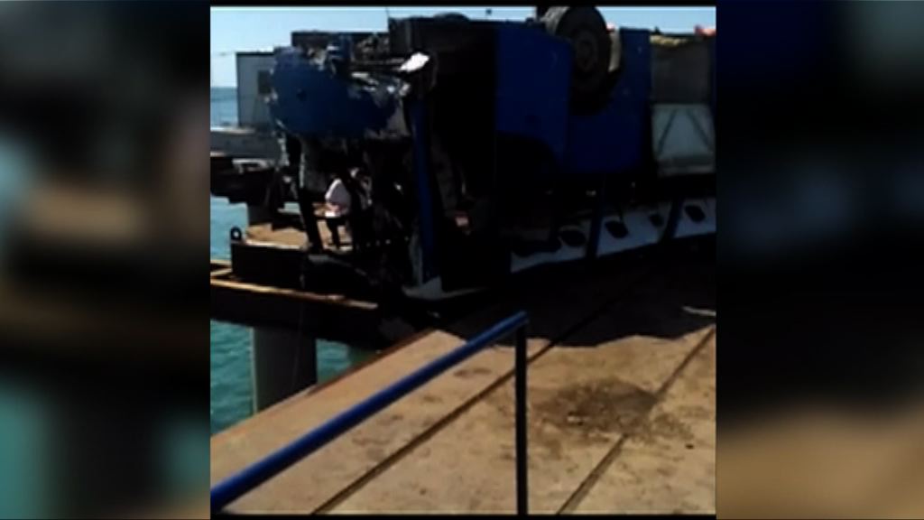 俄羅斯一巴士墮海至少17死