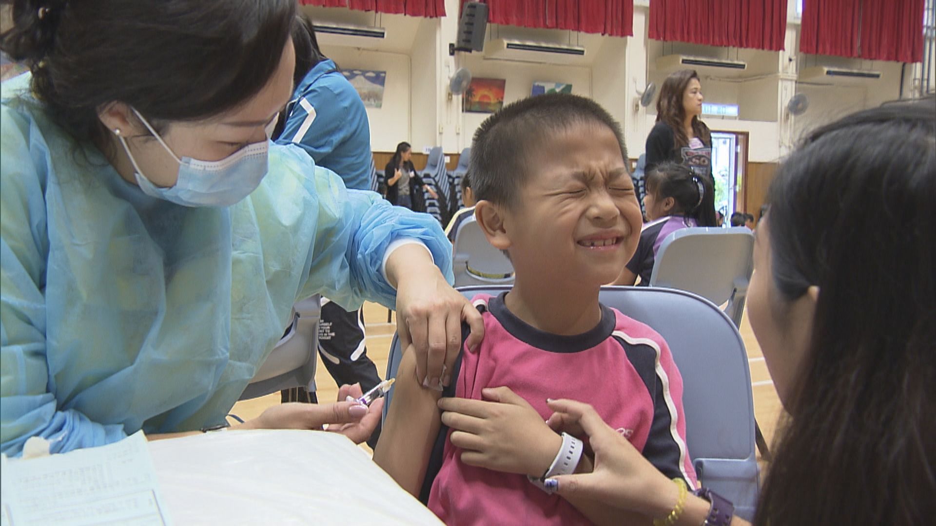 衞生署派外展隊到小學接種流感疫苗