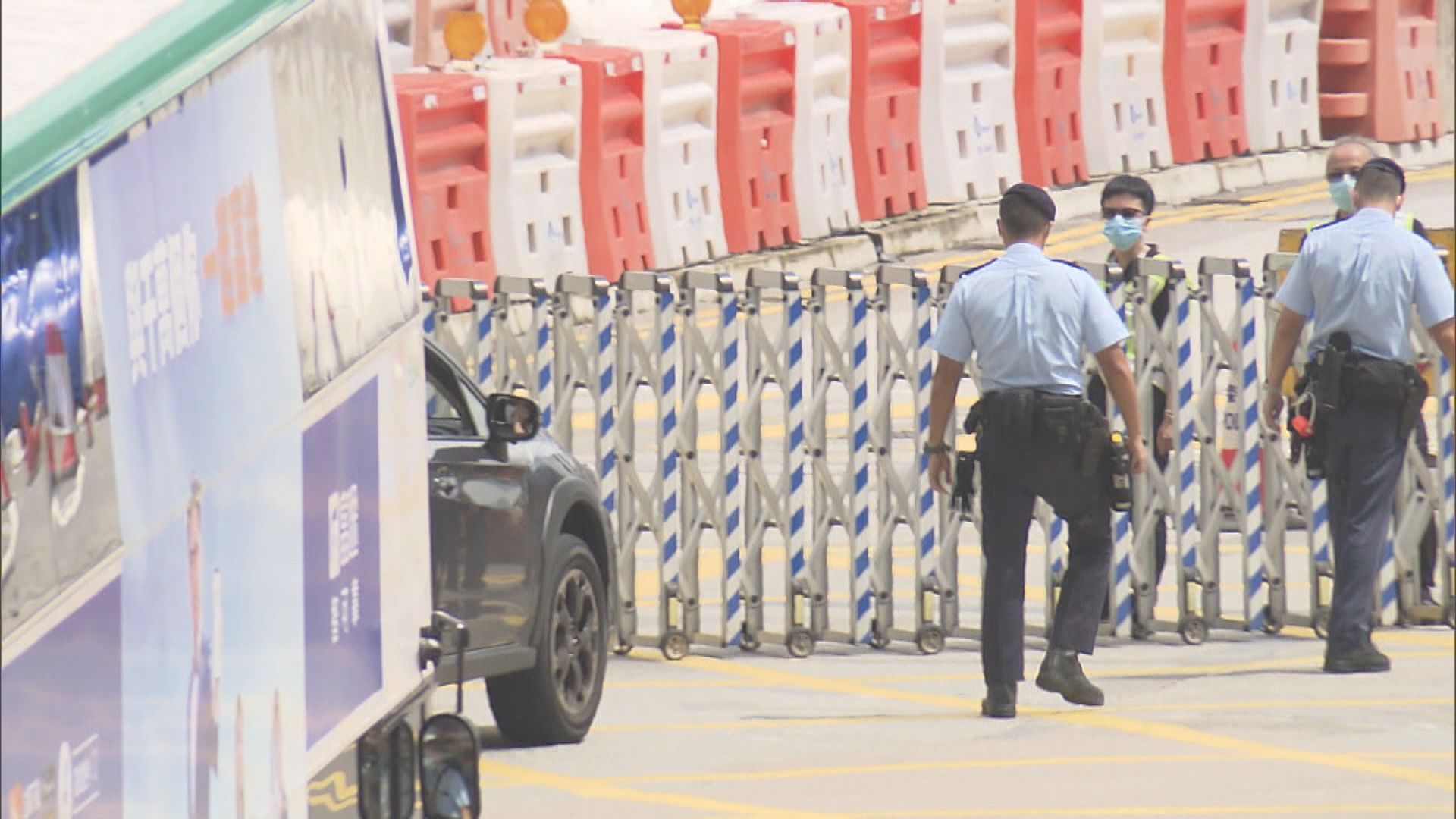 七一升旗禮酒會明舉行　會展一帶道路已封閉並設鐵閘