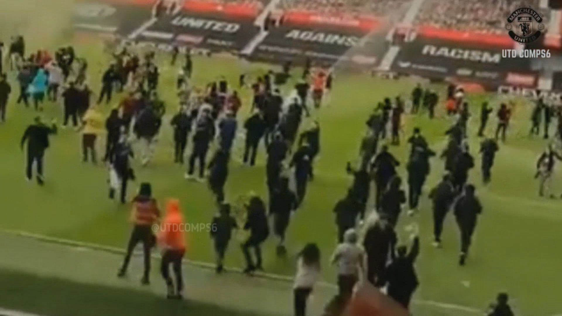 曼聯球迷闖入奧脫福球場示威