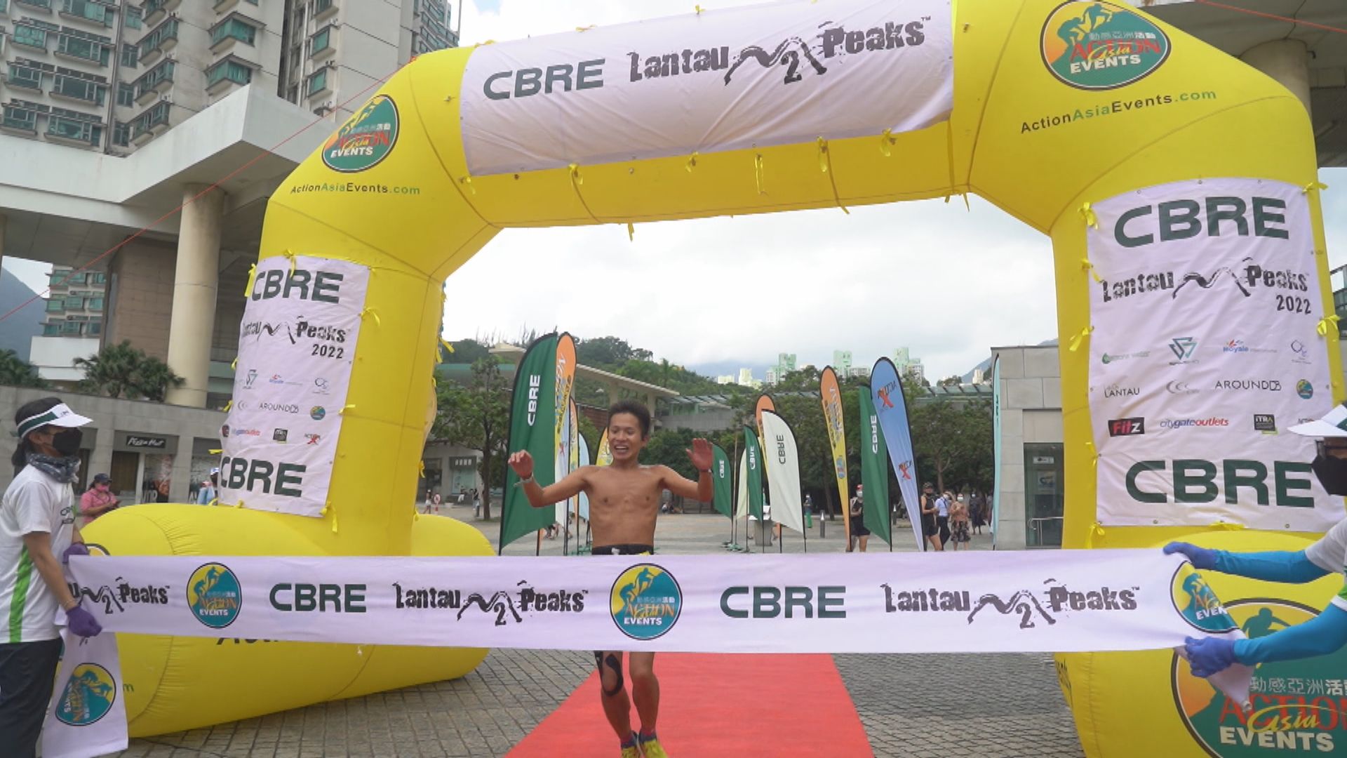 大嶼山二峰跑　城武雅及黃美欣分別稱王封后