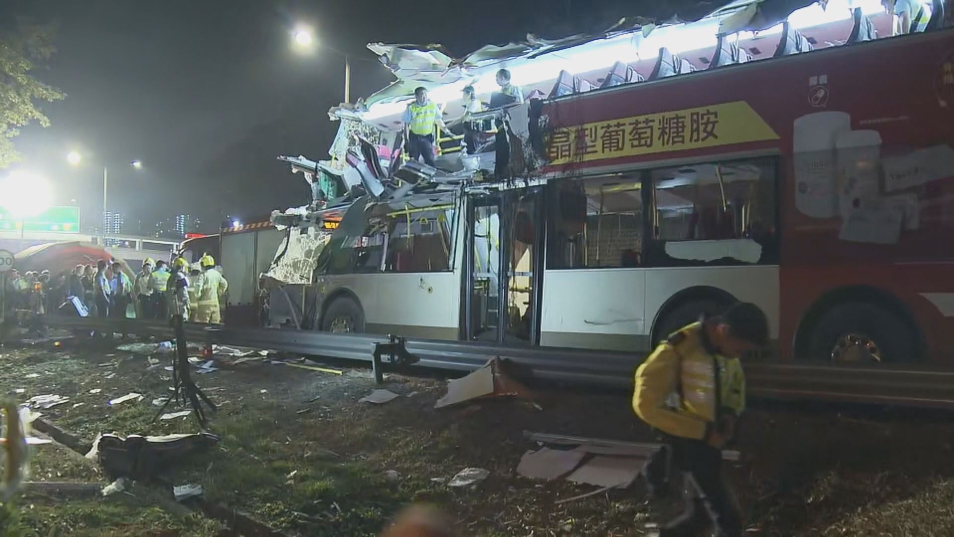 九巴撞樹車禍　司機涉危險駕駛導致他人死亡被捕