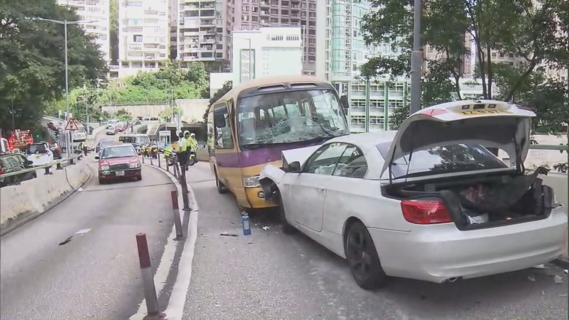 中環羅便臣道交通意外 兩人受傷