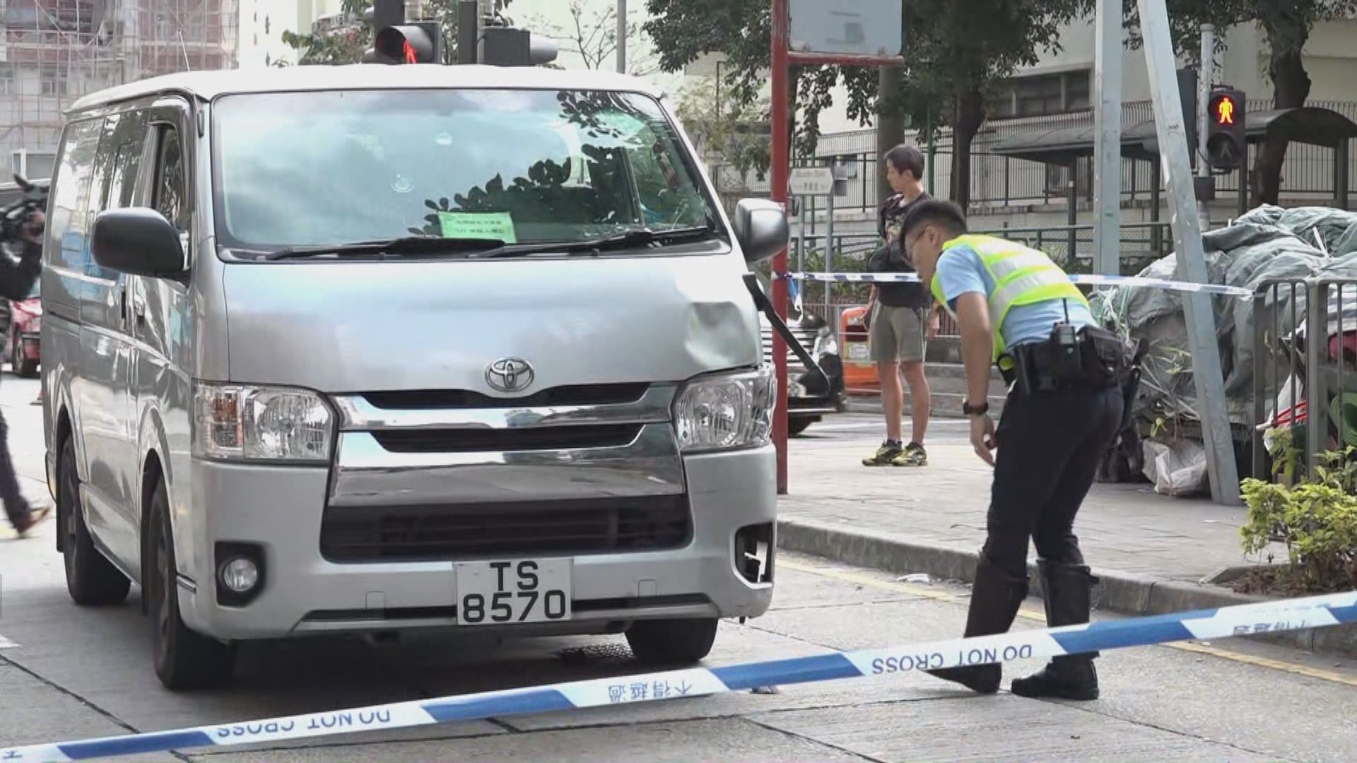 深水埗男子過馬路被撞倒送院不治