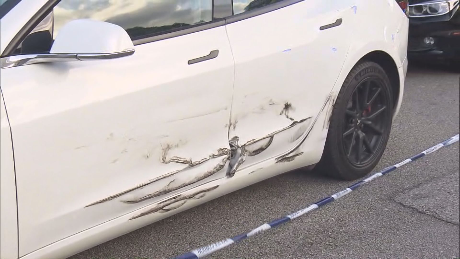 大欖隧道兩私家車碰撞