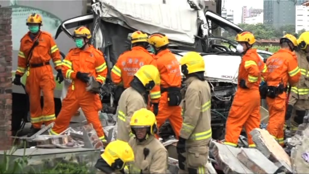 落馬洲貨車撞塌磚屋釀兩死