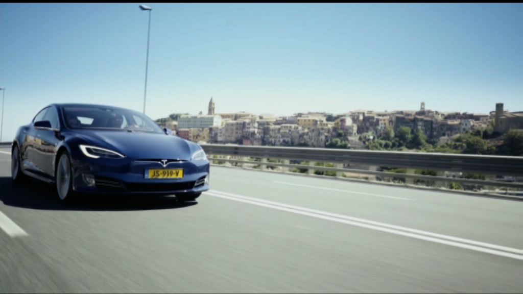 馬斯克擬私有化Tesla