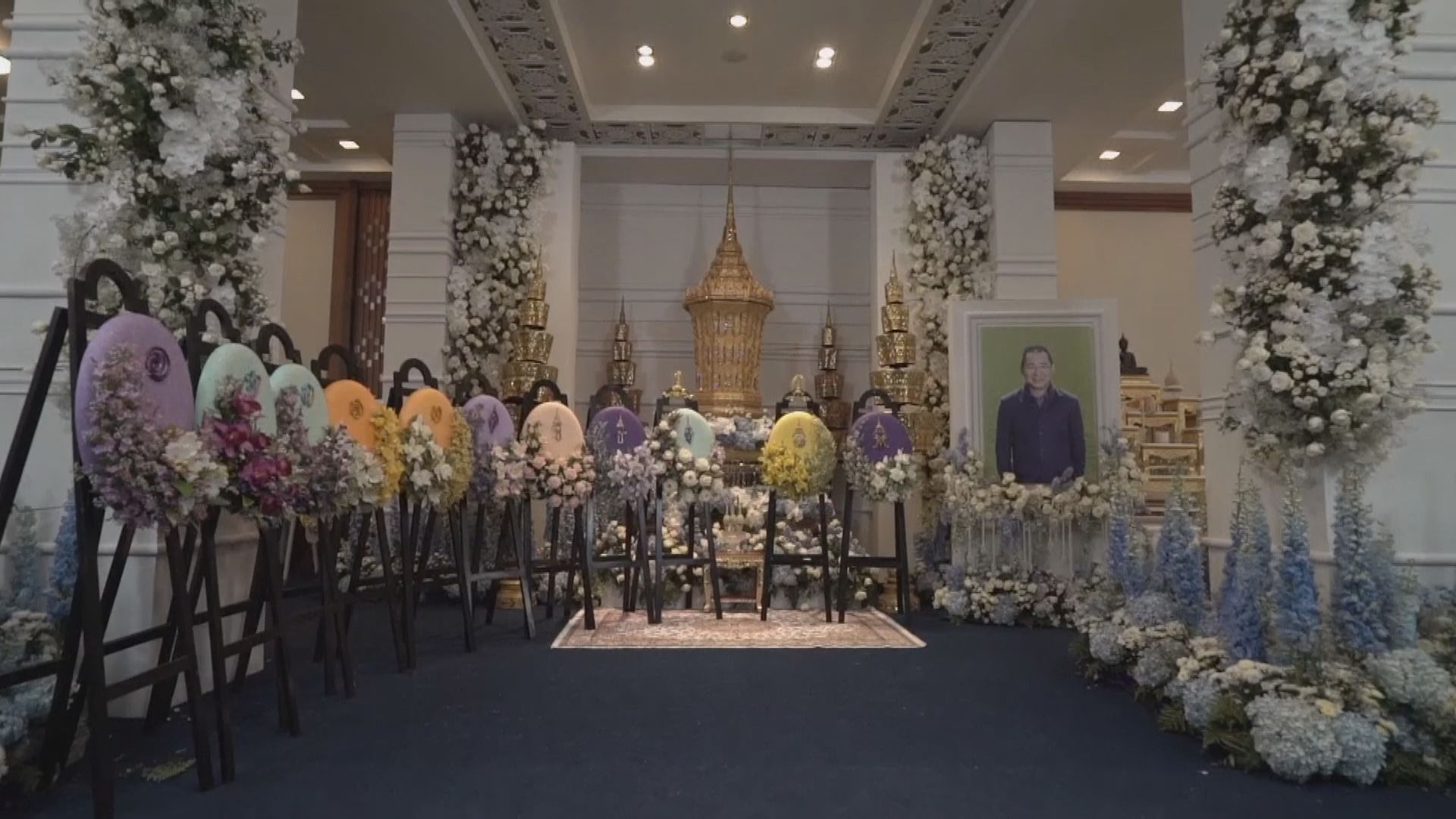 李斯特城職球員抵泰國致祭維猜