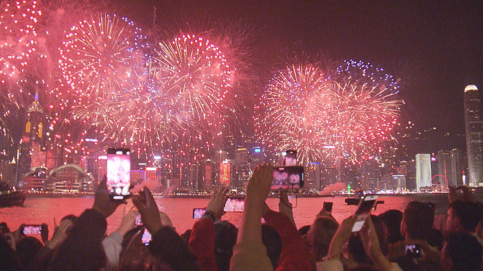 新春盛事吸客 上月訪港旅客破400萬人次 按年升1.7倍