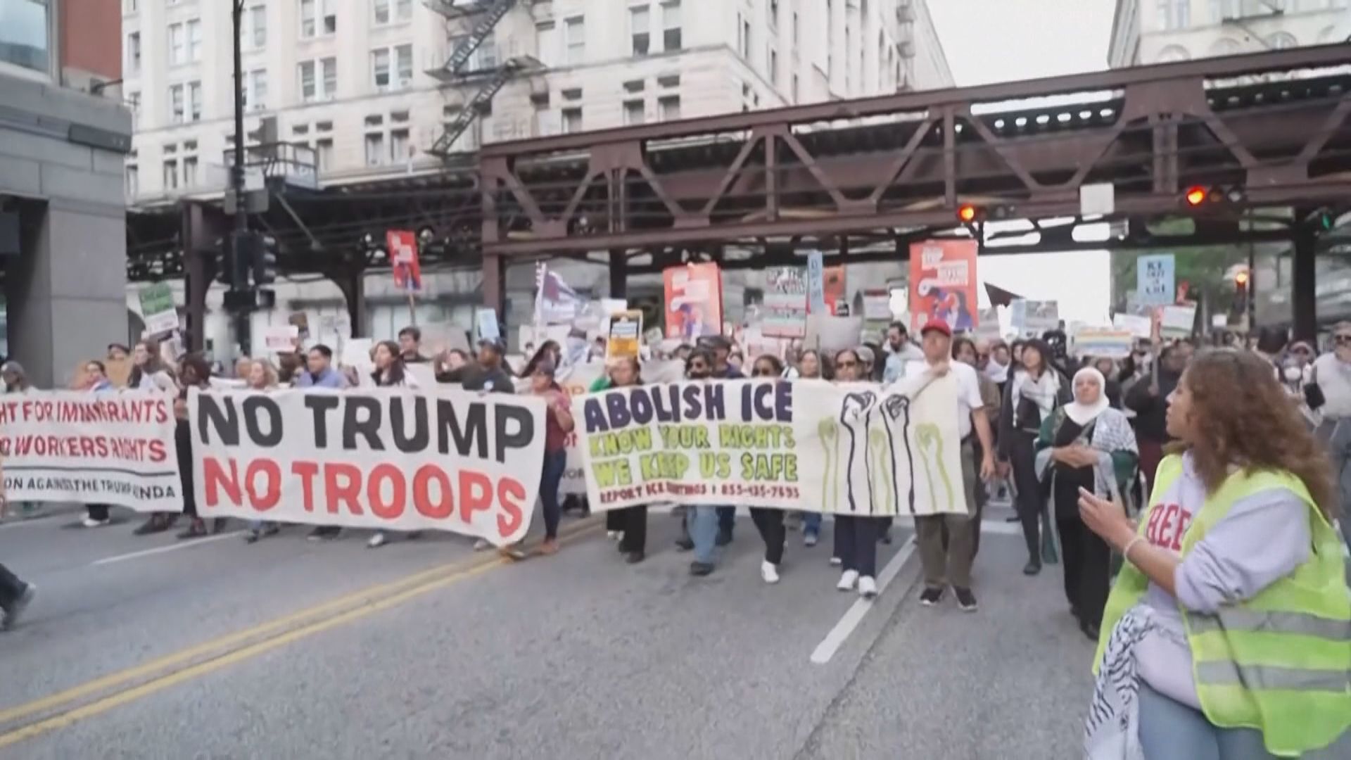 特朗普發AI圖片模擬芝加哥戰火連天　伊州長批評特朗普要向芝加哥開戰