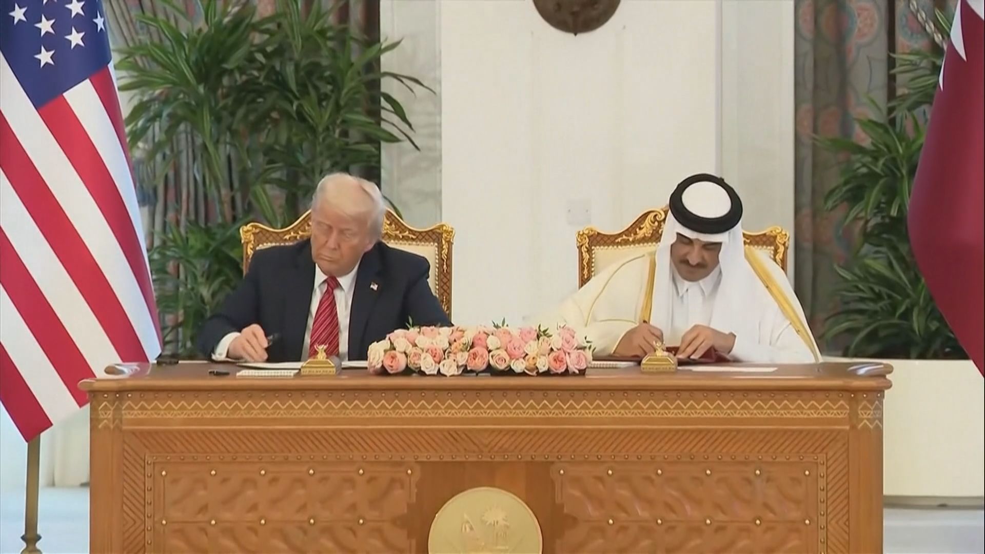 特朗普到訪卡塔爾簽逾2400億美元協議　卡塔爾澄清送贈飛機是政府與政府之間交易