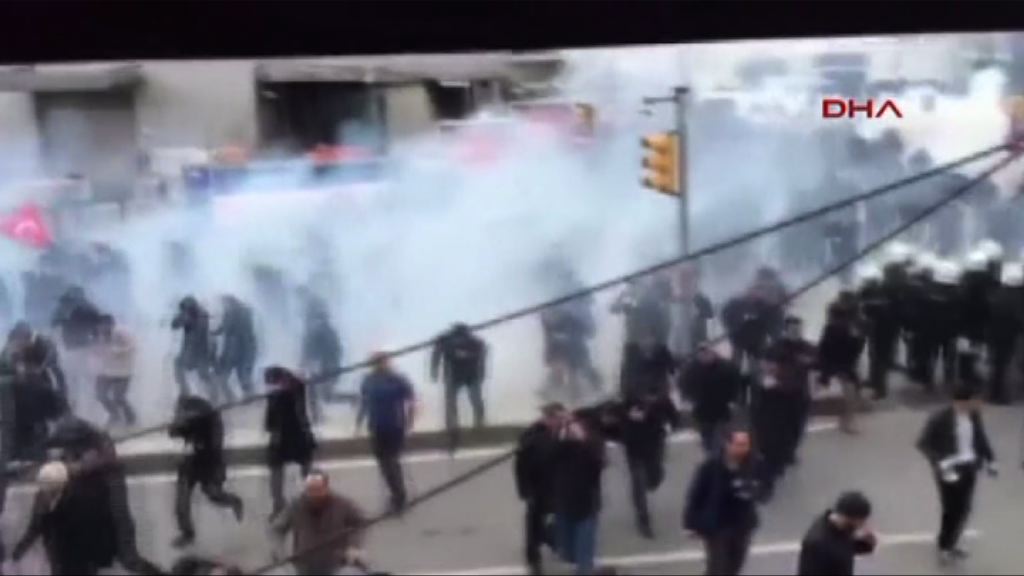 土耳其政府接管報社引發示威