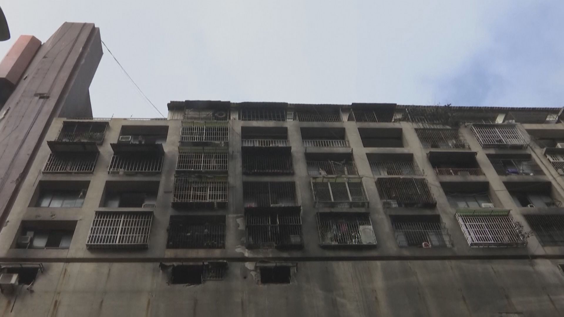 高雄城中城大樓大火　情侶涉過失致死罪被問話