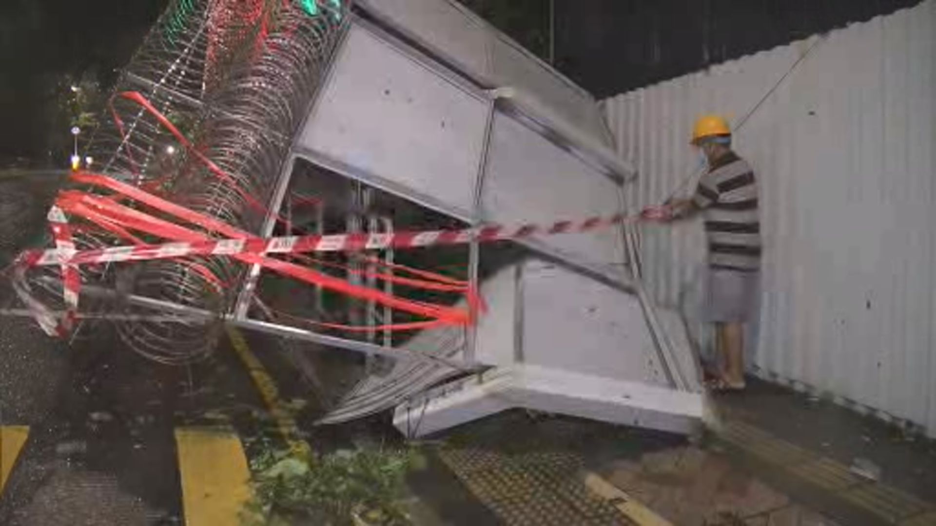 十號颶風發出逾七小時 市區每小時陣風曾達140公里