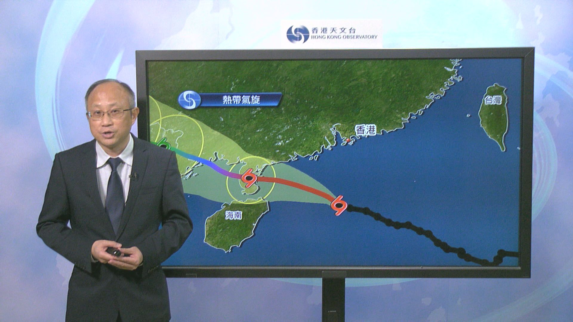八號信號至少維持至中午12時