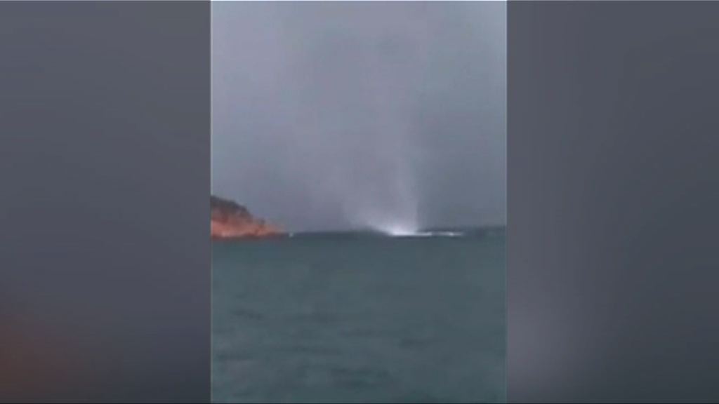 長洲海域出現水龍捲