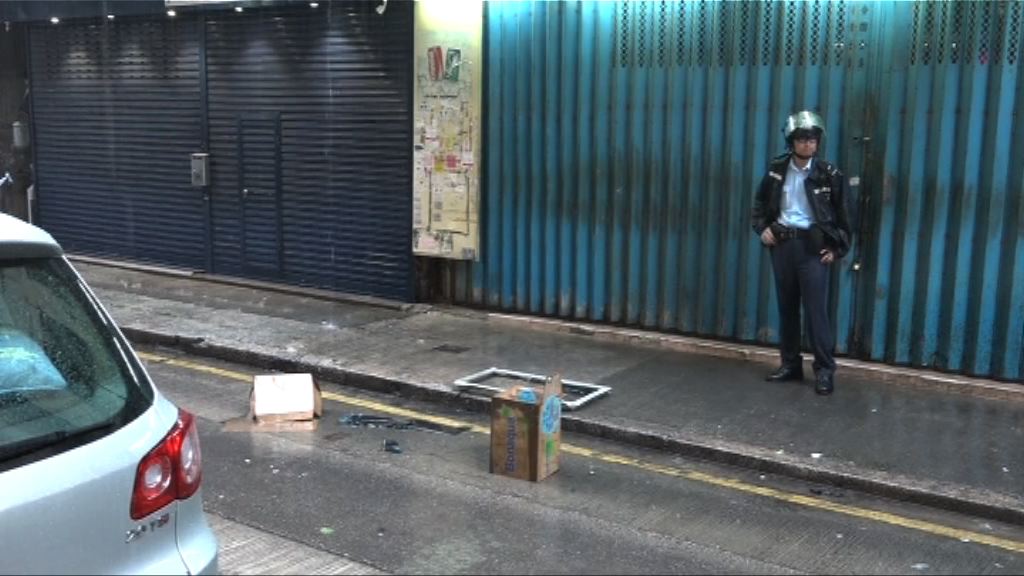 颱風襲港　土瓜灣有鋁窗高處墮下