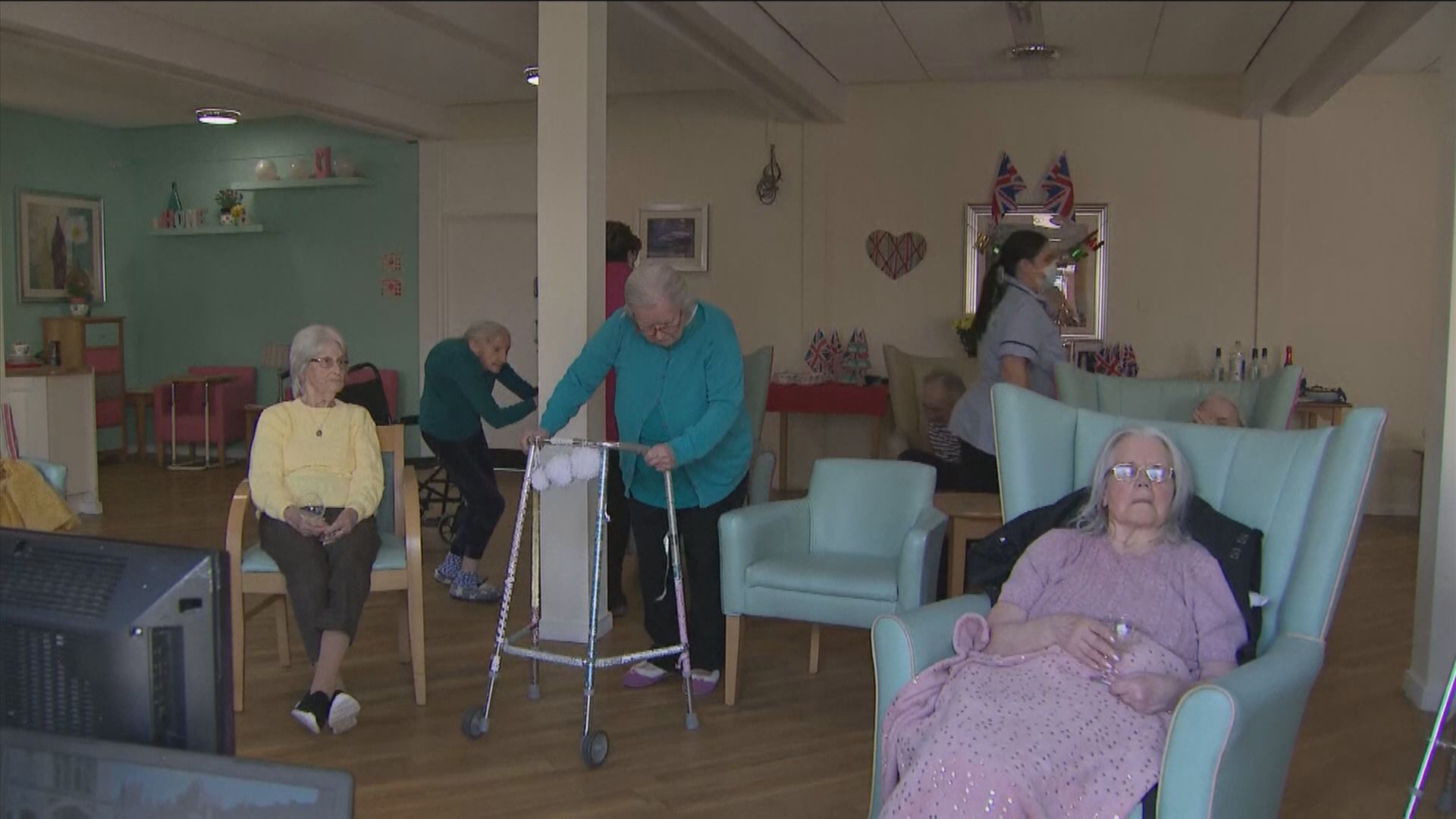 英國暫時放寬海外護理員入境限制