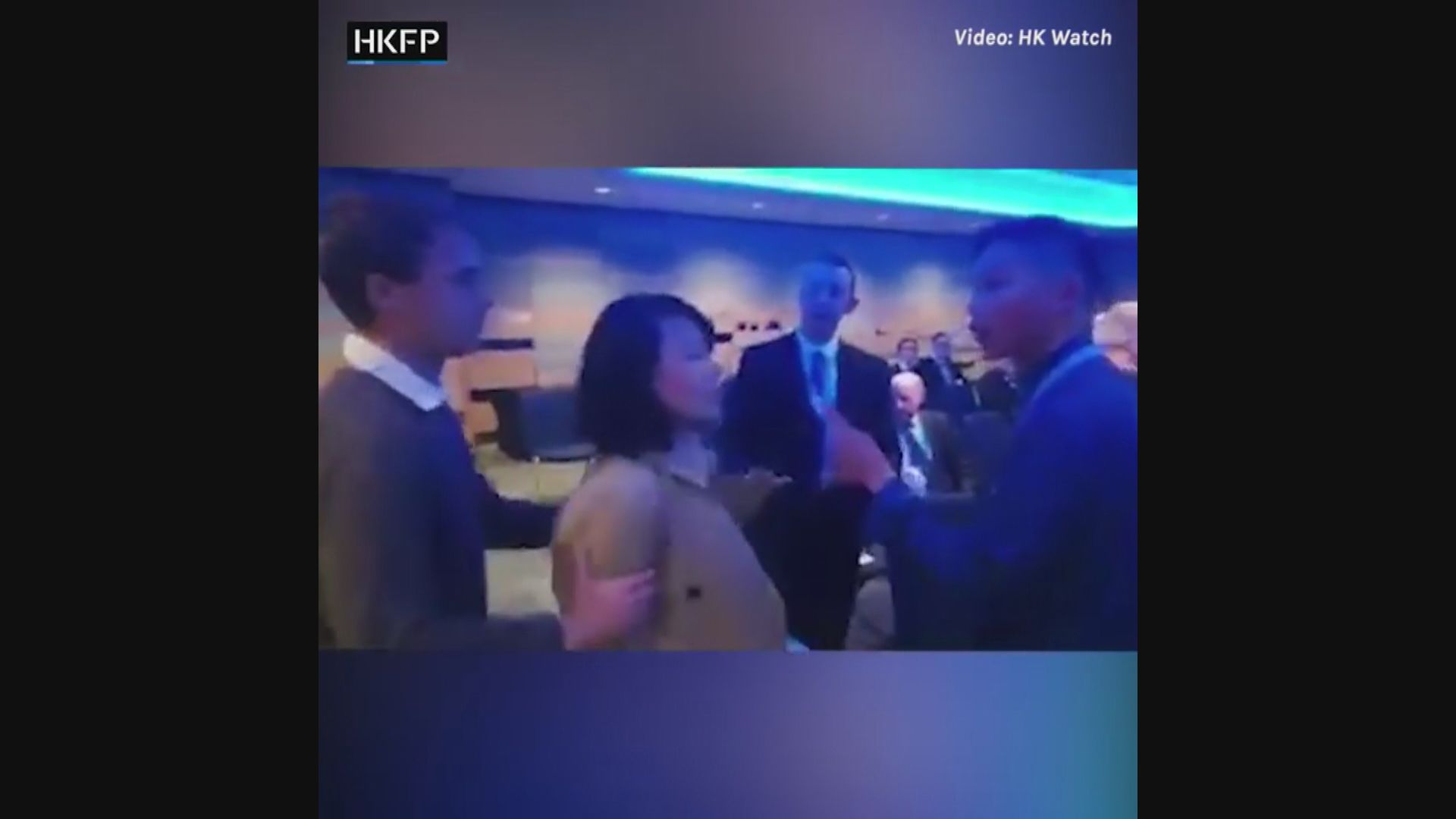 央視女記者在英保守黨研討會打人