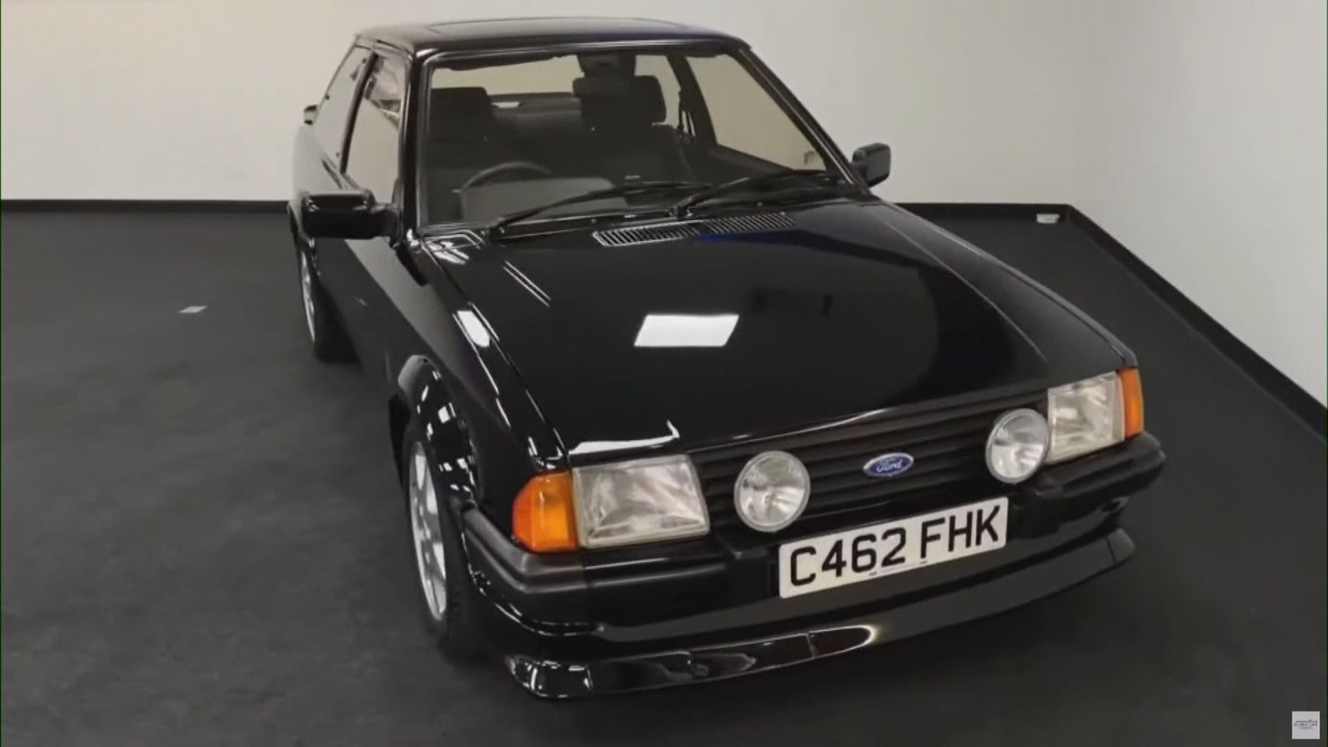 戴安娜王妃曾駕駛的福特汽車拍賣以65萬英鎊成交