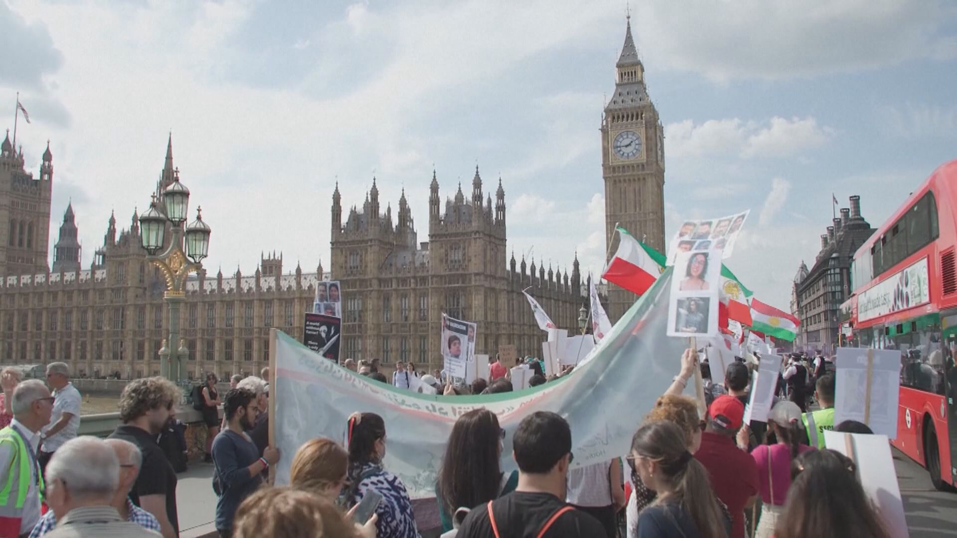 伊朗女子阿米尼死亡一周年 歐洲多地有示威聲援