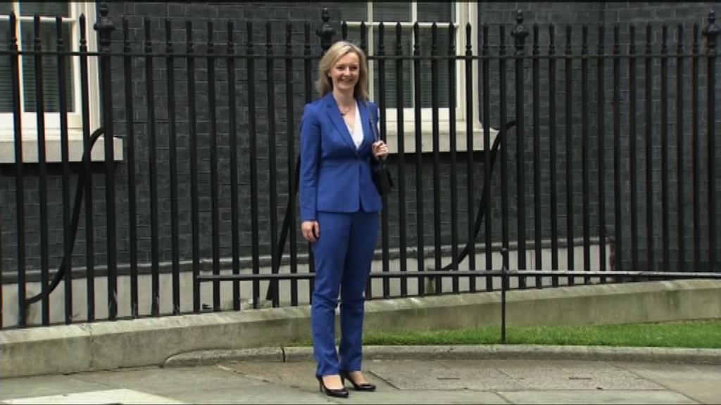 卓慧思取代高文浩出任司法大臣