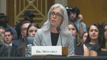 白宮稱總統特朗普下令解僱疾控中心主任莫納雷茲