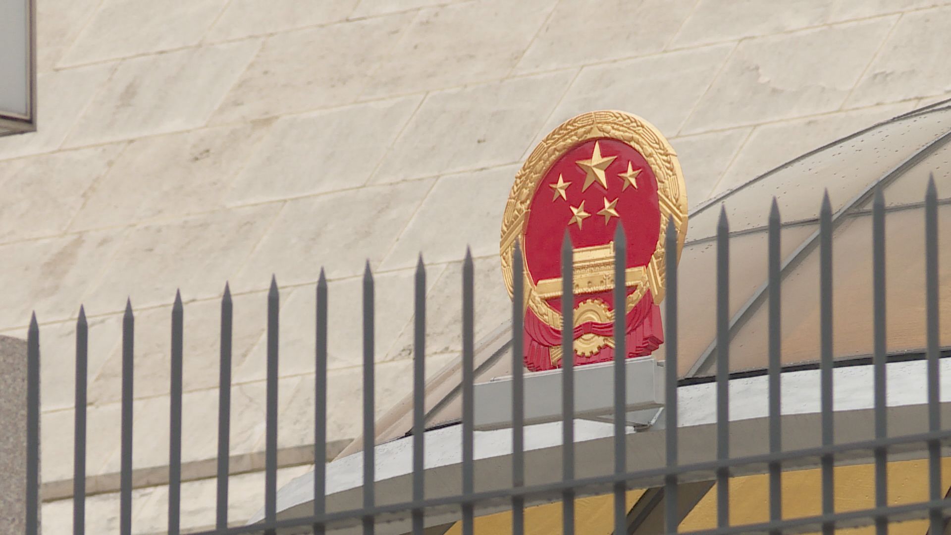 中方斥美方將中國官媒列為外國使團做法武斷