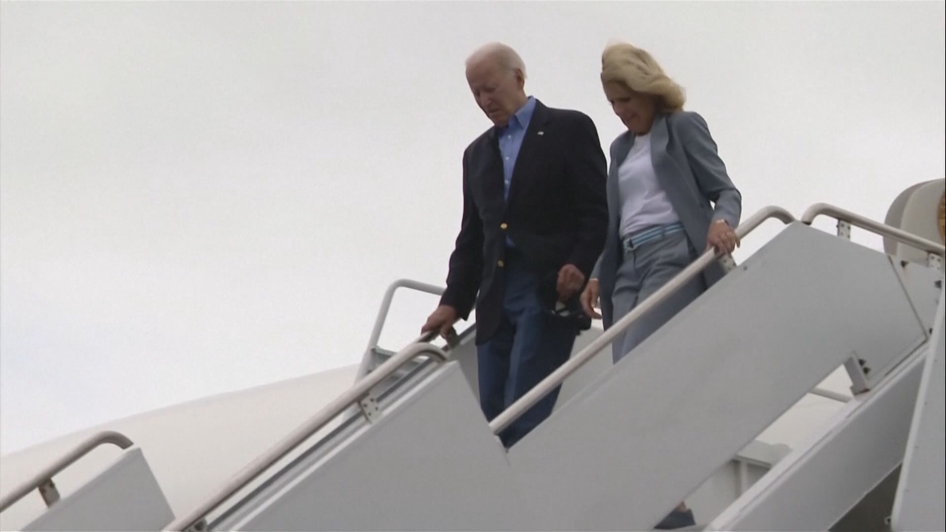 拜登夫婦抵夏威夷毛伊島探望災民