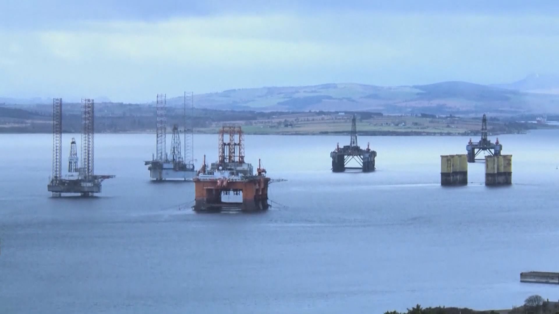 全球股市下挫　油價跌逾4%