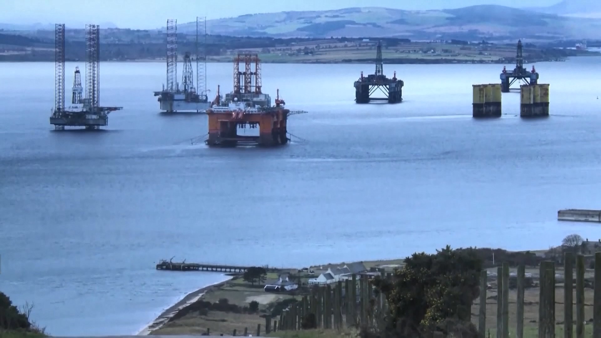 美國原油庫存升至紀錄新高　紐油曾挫3%