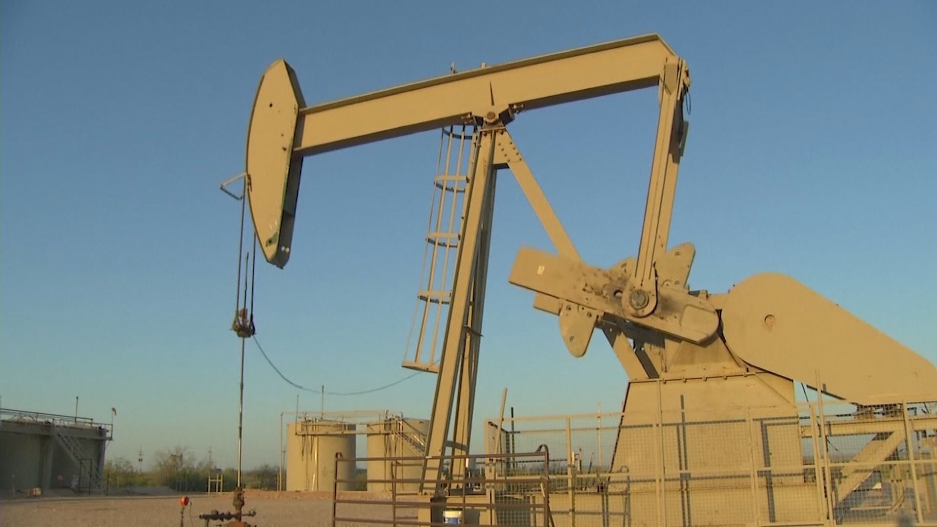 油價5連升　因美國經濟數據強勁