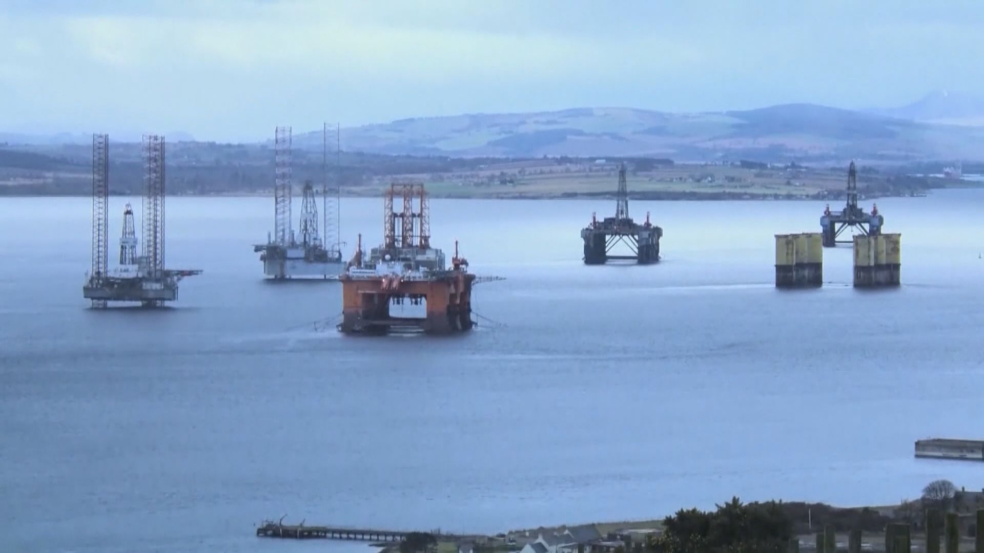 油價下跌　因美國消費者信心跌至近一年半低位