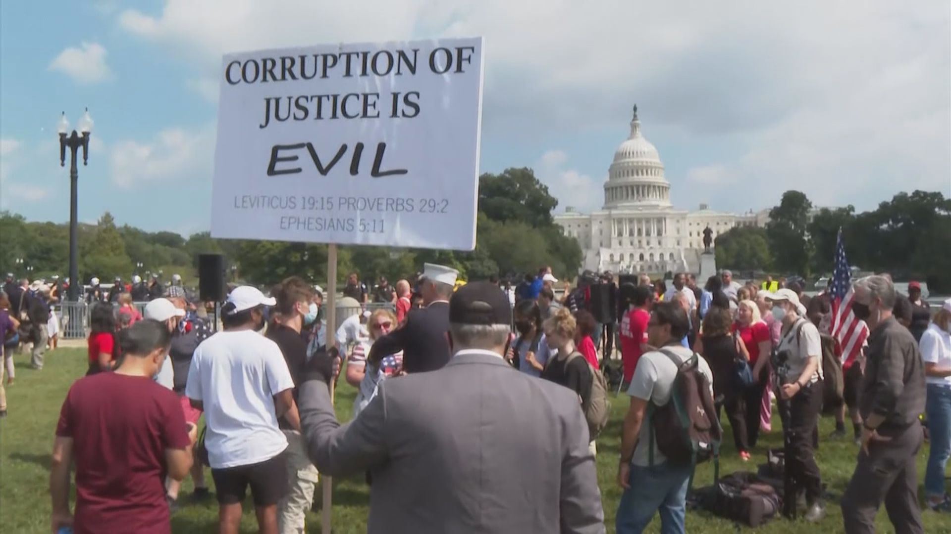 華盛頓有民眾集會聲援一月衝擊國會事件被捕者